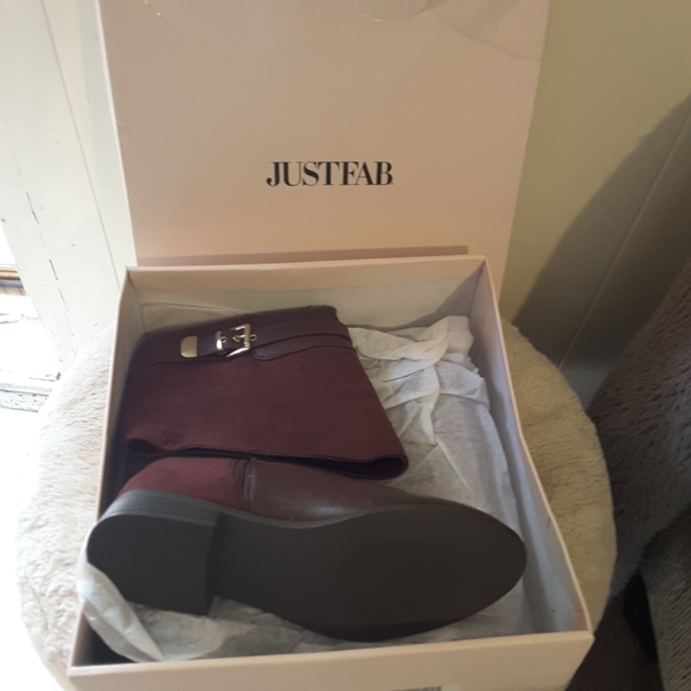 Burgundy flat boots